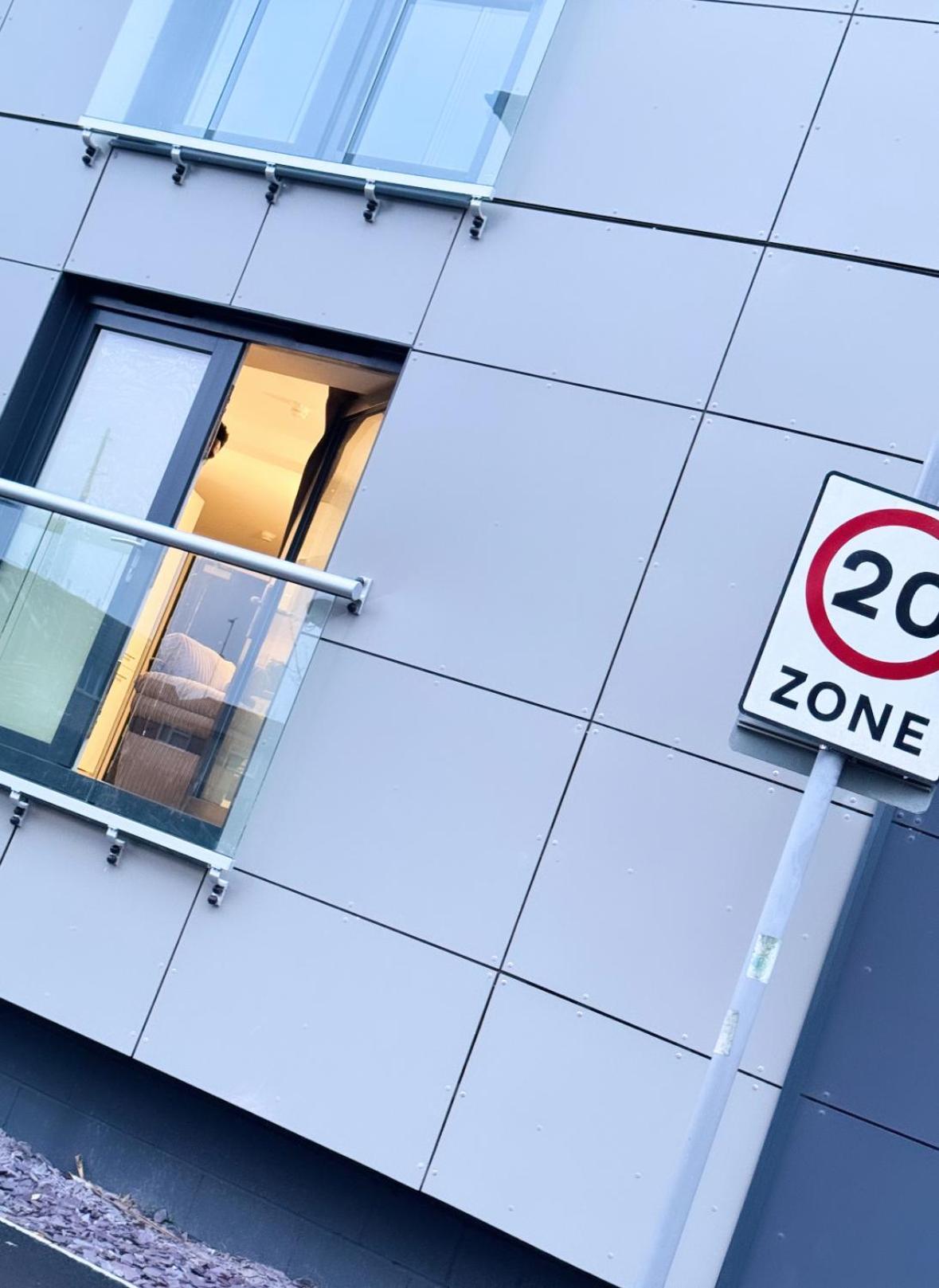 Luxury 2 Bedroom Apartment In Manchester City Centre - Free Parking Buitenkant foto